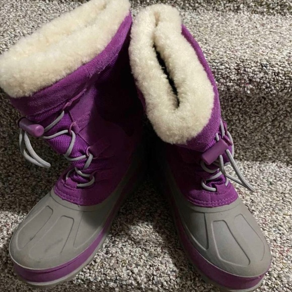 Uggs winter boots - Picture 1 of 3